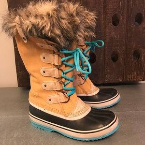 SOREL Joan of Arctic Boot in Curry